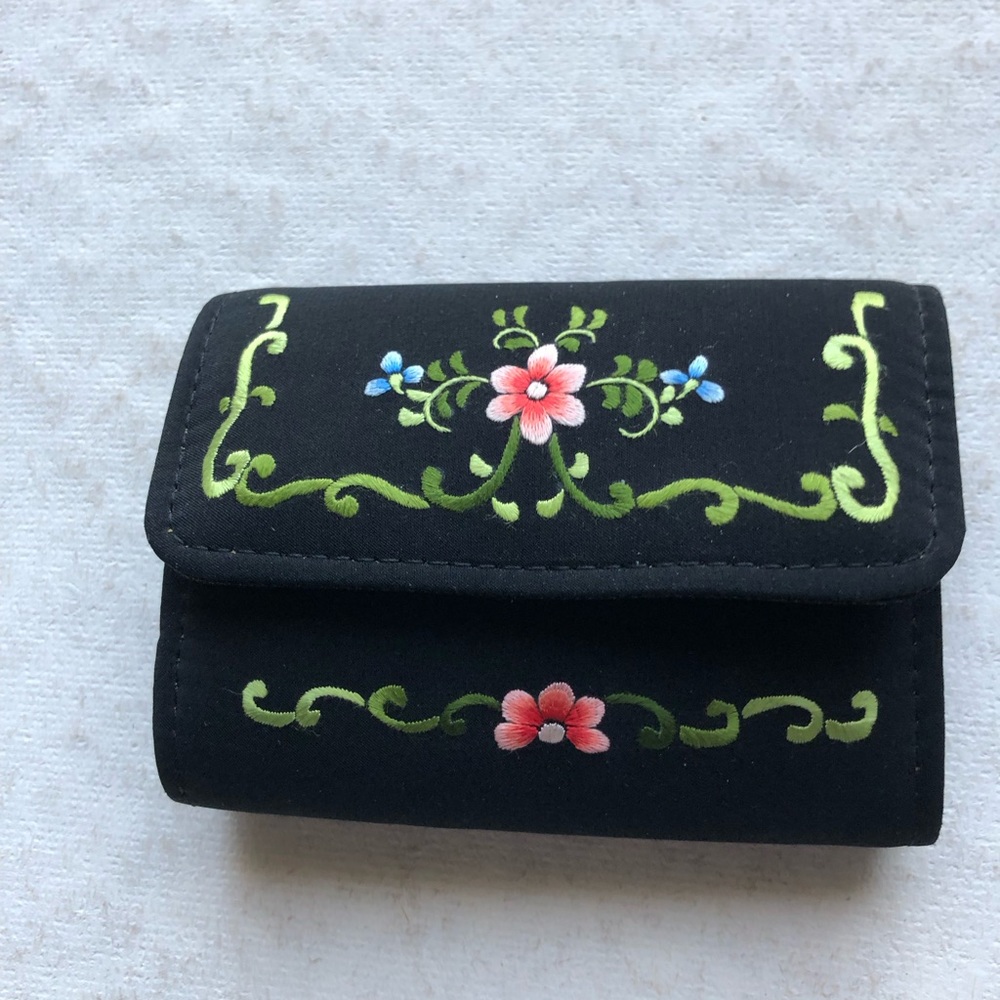 Hand Embroidered Asian Silk Wallet. Size 4.5x3.5 Floral Embroidery.